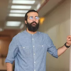 دانلود آهنگ چه عشقی کنیم این تابستون اینجا اونجا مهمون هوروش بند و آصف آریا ریمیکس کیفیت 320