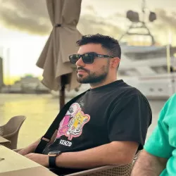 دانلود آهنگ چقدر خوبه تورو دارم همش گیر یه اشارم حامد برادران ترند بیس دار شاد