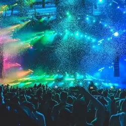 دانلود آهنگ رقص دختر خوشگل ایرانی با اهنگ شاد اینستا   یکجا طولانی جدید ترند