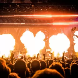 دانلود آهنگ بترکون واسه رقص   یکجا طولانی کیفیت 320 رپ پاپ