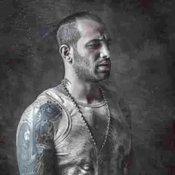 دانلود ریمیکس من باهات قهرم ولی بی تو خب انگار با همه عالم غریبم امیر تتلو  ترند اینستاگرام کیفیت 320